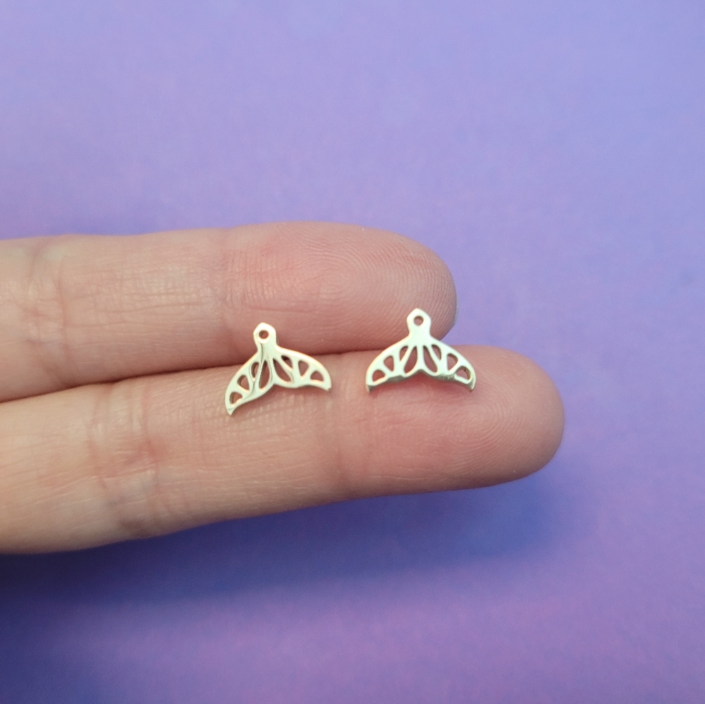 Pretty, trendy kitty cat rose gold color stainless steel earrings. NEW